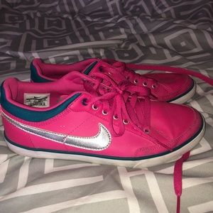 Pink Nike’s
